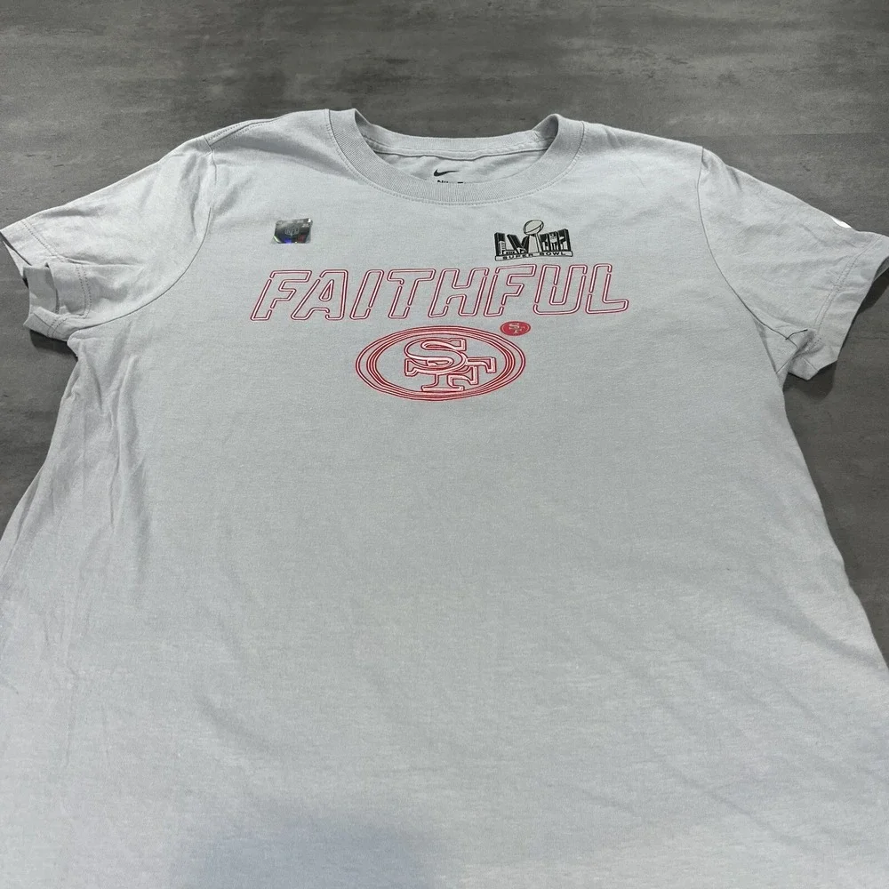 Nike‎ SF 49ers T-Shirt Womens Medium Grey Super Bowl LVIII Faithful Graphic Tee